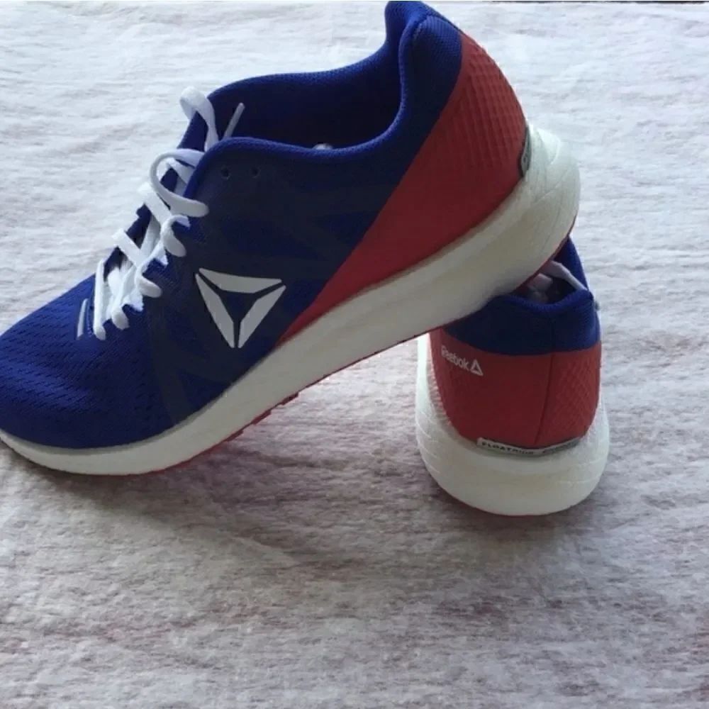 REEBOK FOREVER FLOATRIDE wns size 8.5